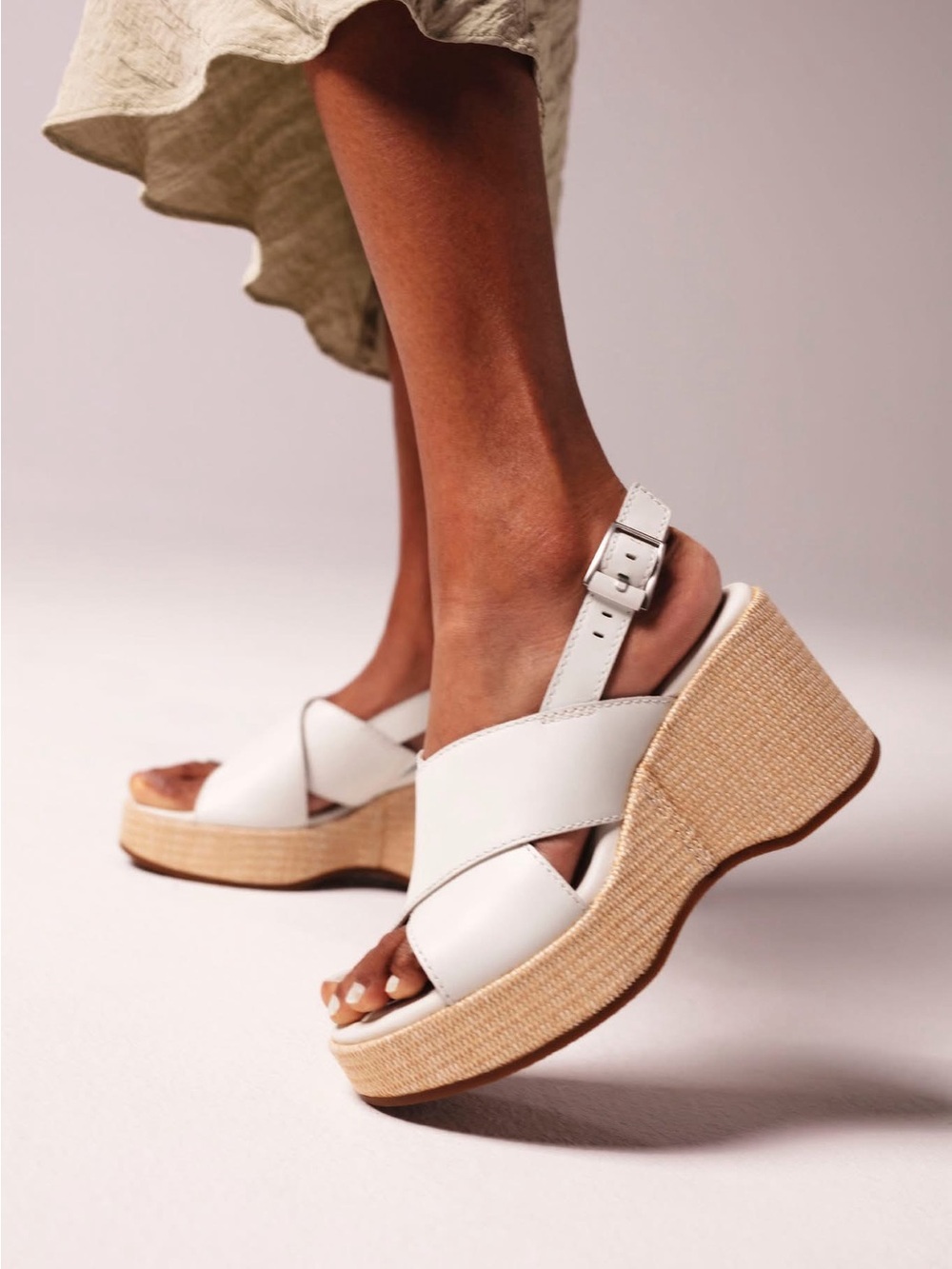 Clarks Manon Wish off white leather platform sandal
